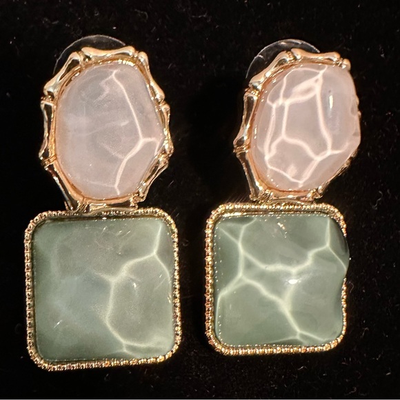 NWOT Water Ripple Drop Earrings - Picture 2 of 3